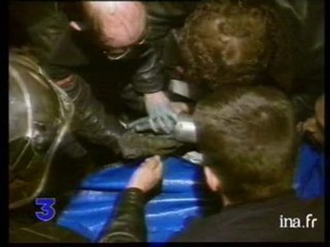 Il coince son bras dans les toilettes du TGV !