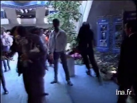 Jean-Luc Godard, la tarte à la crème à Cannes - Archive INA