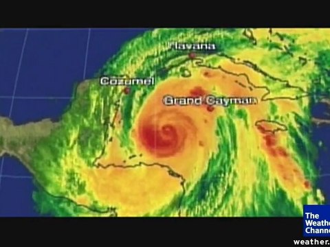 Storm Stories: Wilma takes aim at Cancun
