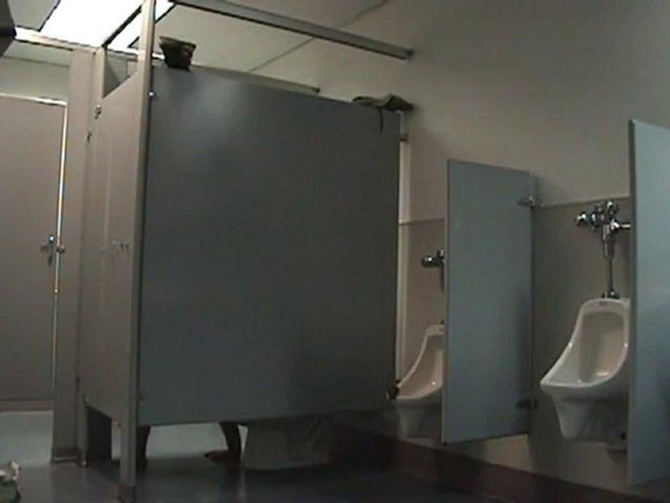 toilettes : un tir incroyable