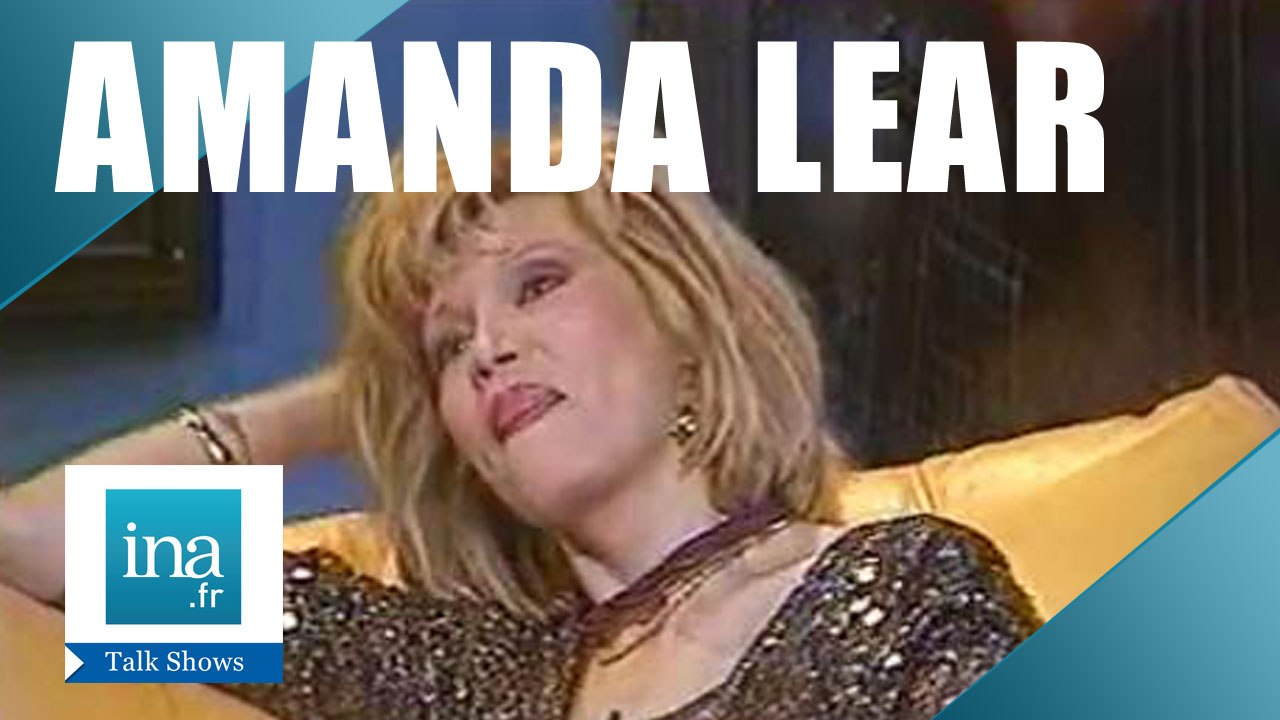 Amanda Lear sur le divan d'Henry Chapier | Archive INA