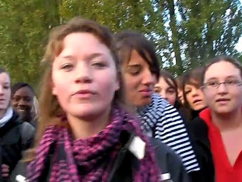 Grandvilliers : les lycéens défilent dans les rues