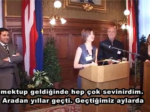 Görkem İldaş Erasmus Euro Media Ödülü'nü alırken