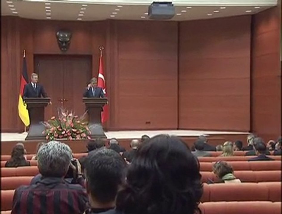 Sn. Gül ile Alman Cumhurbaşkanı Wullf'ın basın toplantısı