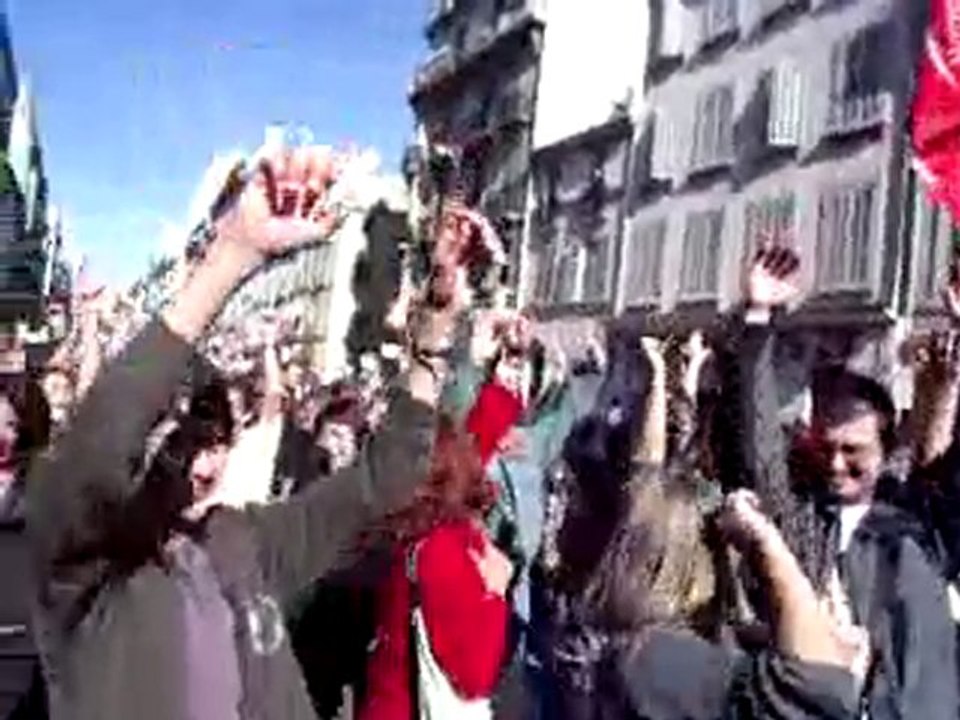 la hola du meilleur meneur de manif de marseille
