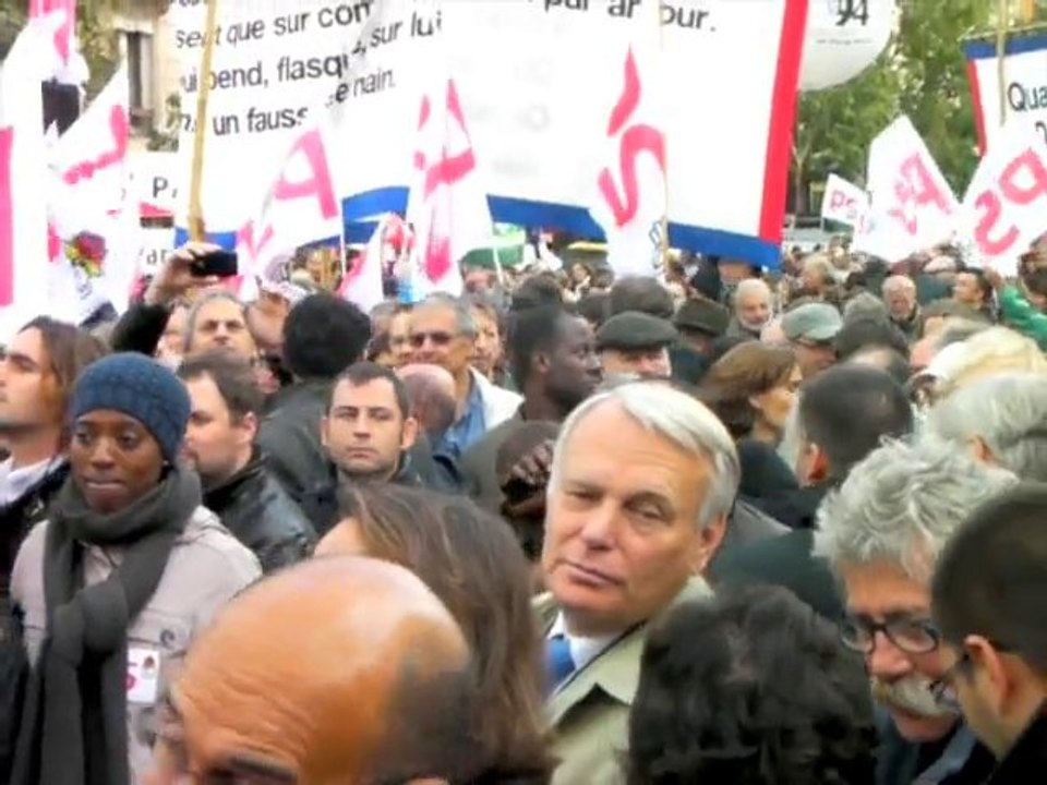 Jean-Marc Ayrault à la manif du 19 octobre 2010