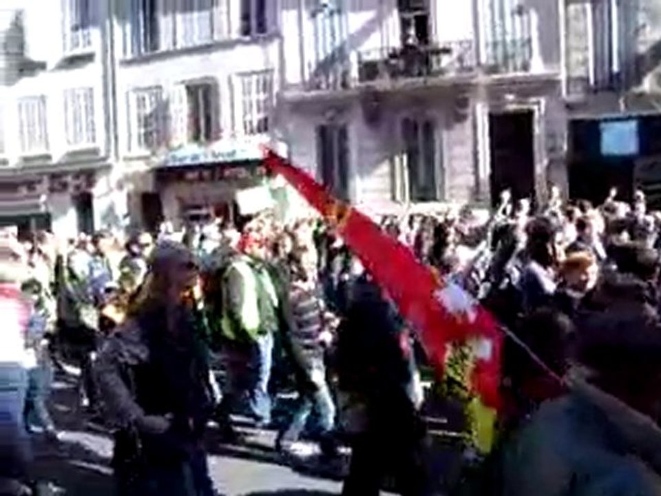 aux armes du meilleur meneur manif marseille 19 10 10