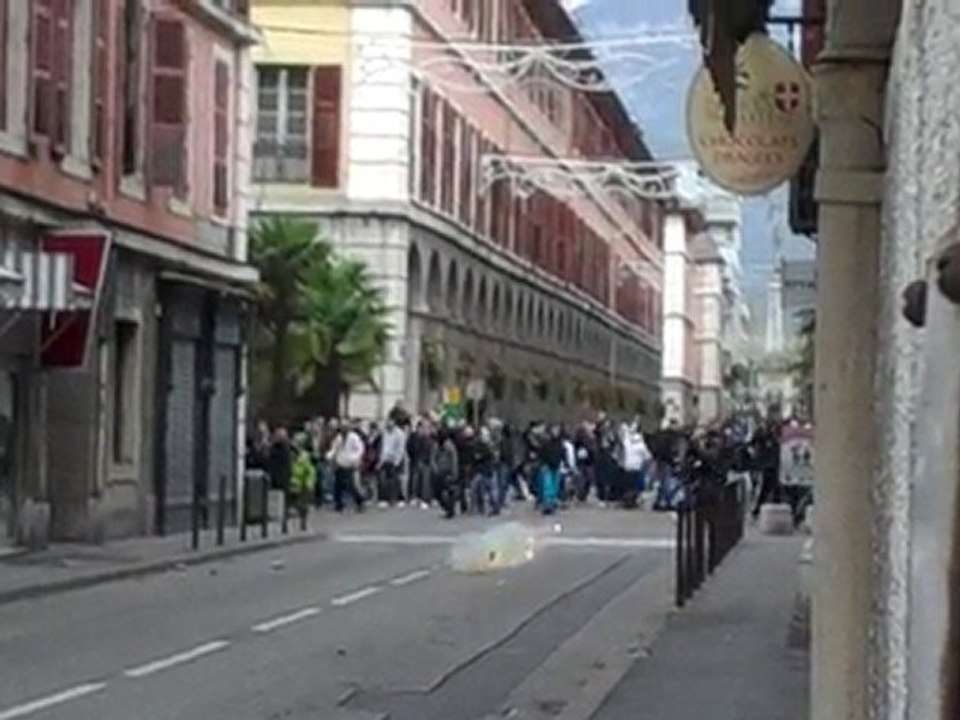 La manifestation dégénère à Chambéry