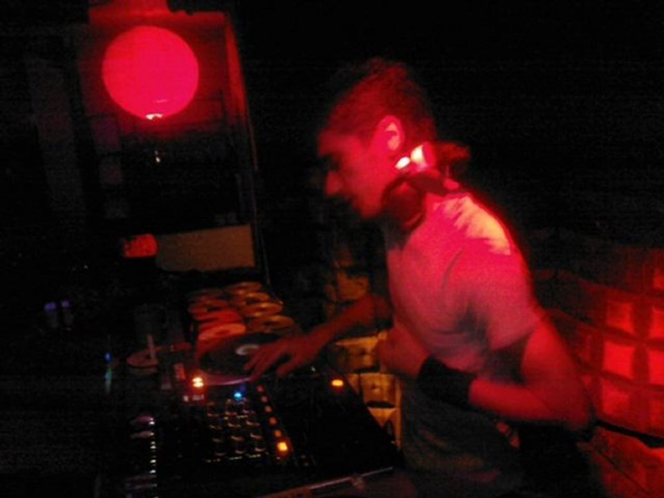 Dj Onur vs. Sadik Karan - Dost Kazigi 2010 ( REMIX )