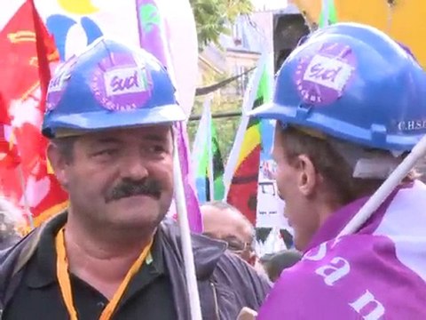 Retraites: syndicats et lycéens appellent à la négociation