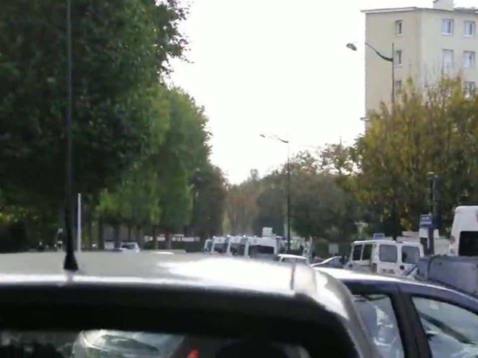 Départ des CRS cours de Gaulle 19 octobre 2010