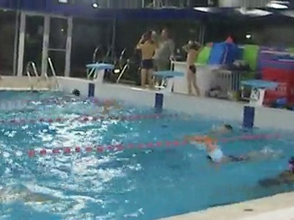 mathéo à la piscine