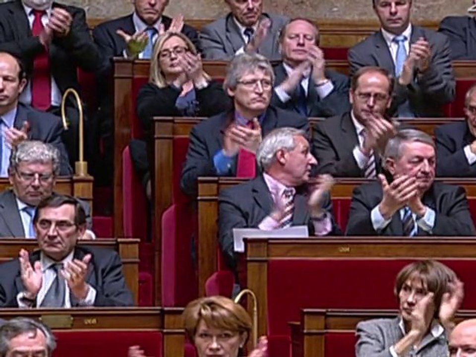 Fillon: l'intimidation et la violence, une "négation de la démocratie"