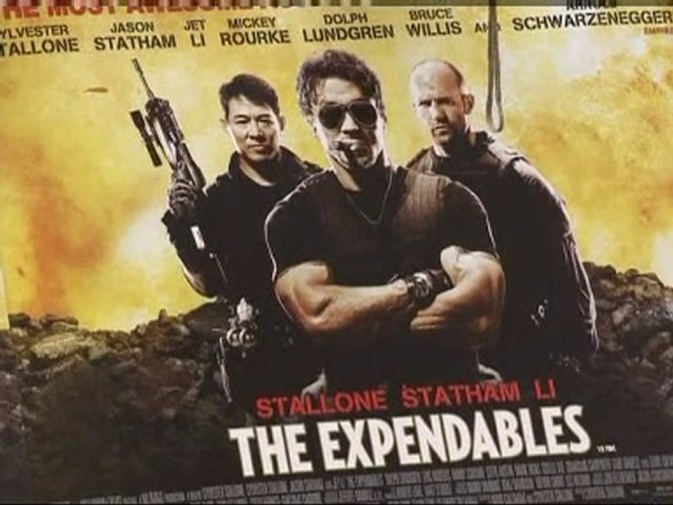 Willis and Mirren see Red at UK premiere