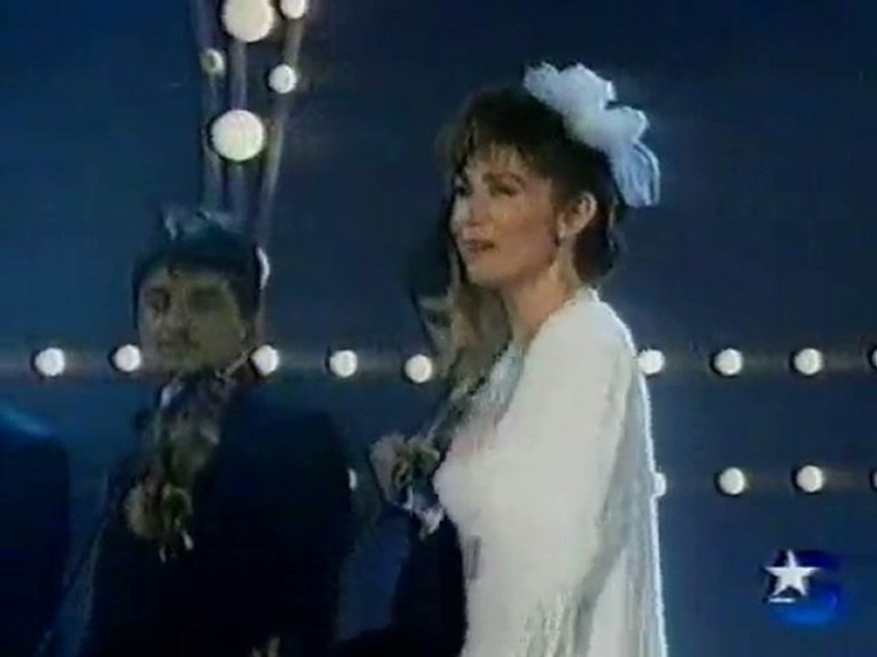 Ayse Tunali - GÖNDER BANA video NOSTALJI interSTAR