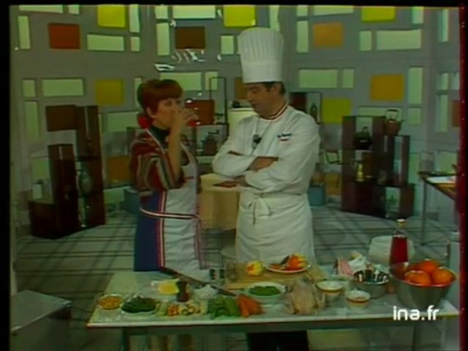Poulet de Bresse en soupière Paul BOCUSE et Marthe MERCADIER - Archive vidéo INA