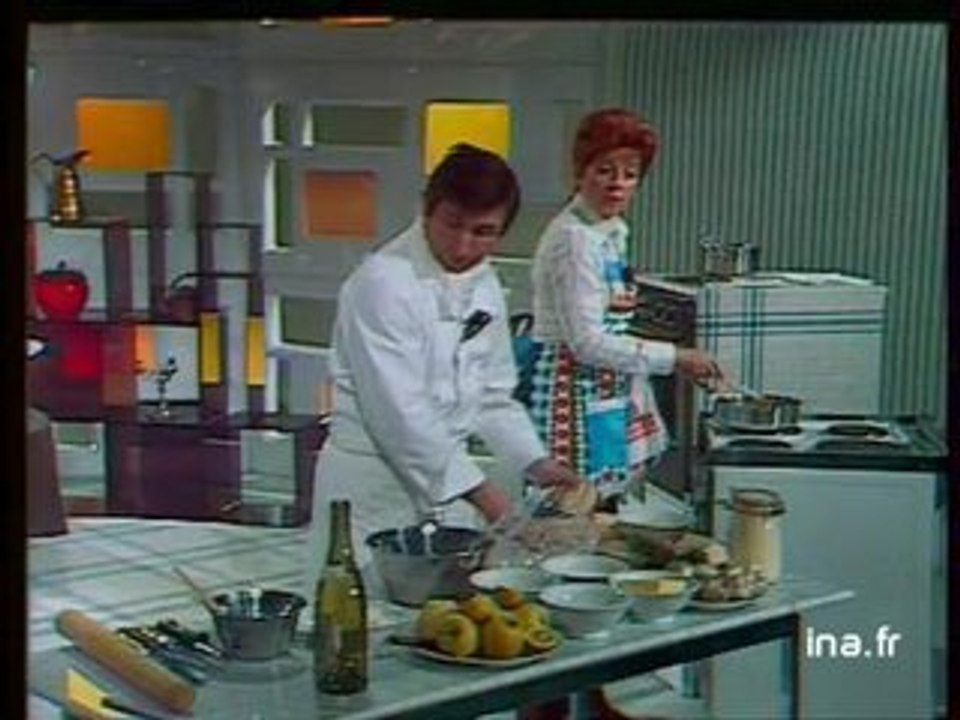 [Tarte aux champignons et tarte fine chaude aux pommes acidulées]