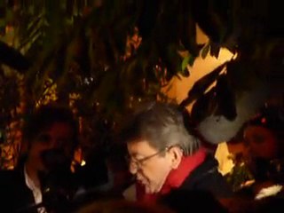 Qu'ils s'en aillent tous : meeting au théâtre Dejazet