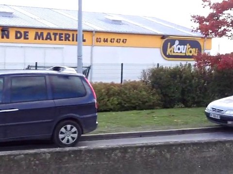 Beauvais : Queue devant la station Total