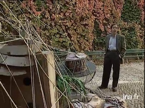 COLUCHE : et vous trouvez ça drôle - Archive vidéo INA