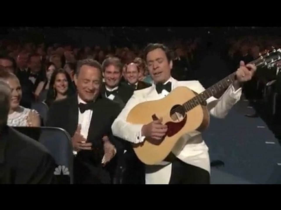 Tom Hanks & Jimmy Fallon - Emmy Awards (29-08-2010)