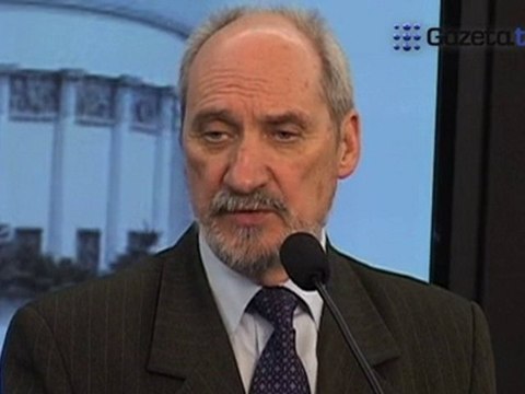 Macierewicz odpowiada na wnioski z raportu MAK