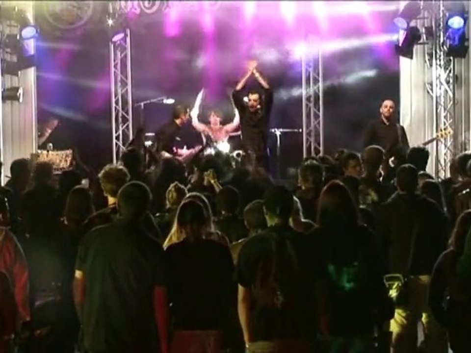 Martins  - "Luxury"    Live MCP  09/2010