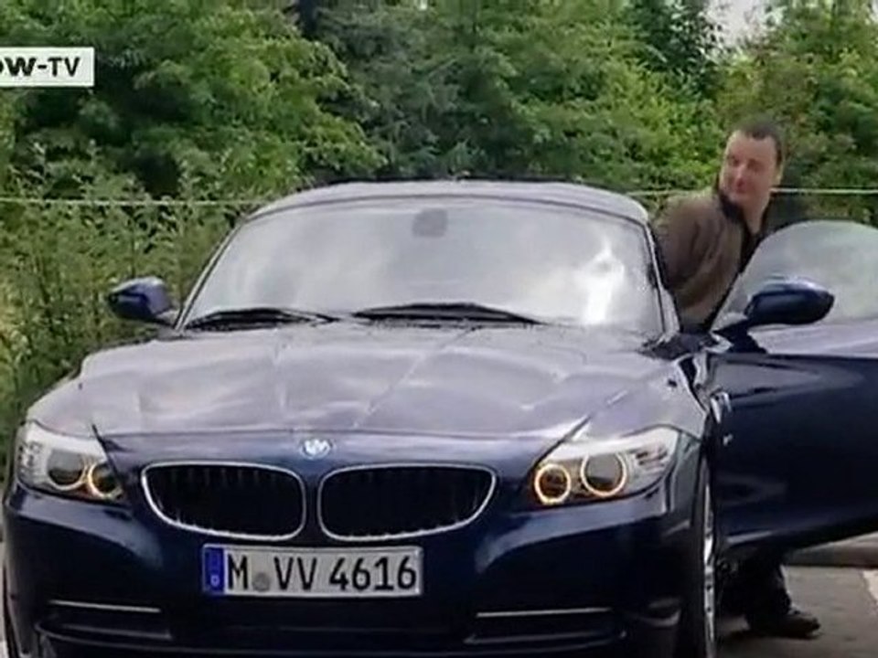Compare it! Alfa Romeo Spider vs. BMW Z4 | driv...