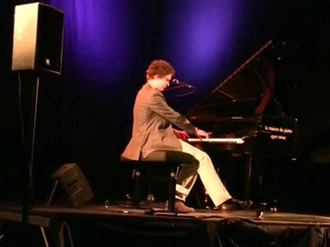 Manu Galure (Un petit air de piano) Bajamont 5 Mars 2010