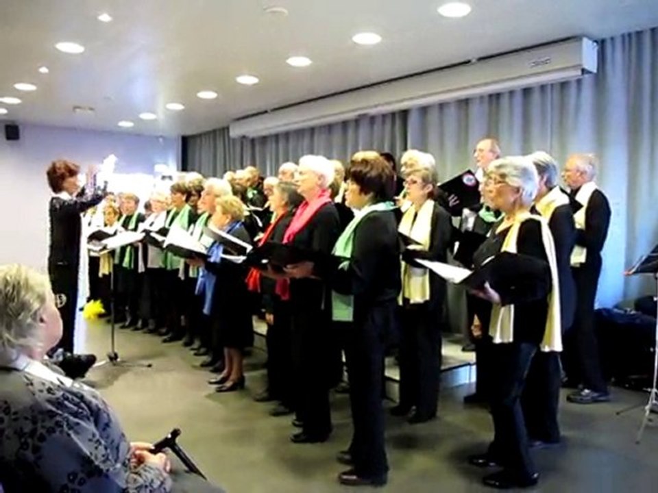 Les Ans chanteurs chantent "Le Vent"