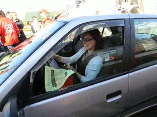 Ambiance lors d'un blocage de rond-point, au Mans