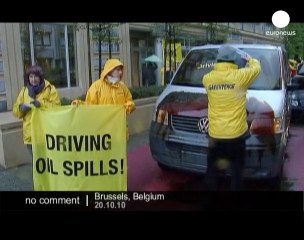 Greenpeace splatters luxury cars with oil... - no comment