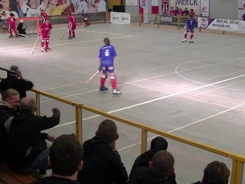 RINK HOCKEY - CHAMPIONNAT D'EUROPE FEMININ 2010 : U20 France / Angleterre part 1