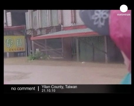 Typhoon Megi hits Taiwan - no comment