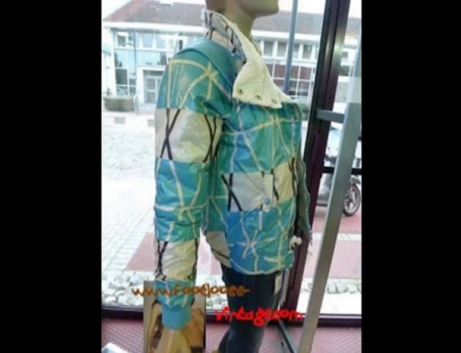 Destockage grossiste Vetements,maroquinerie et accessoires