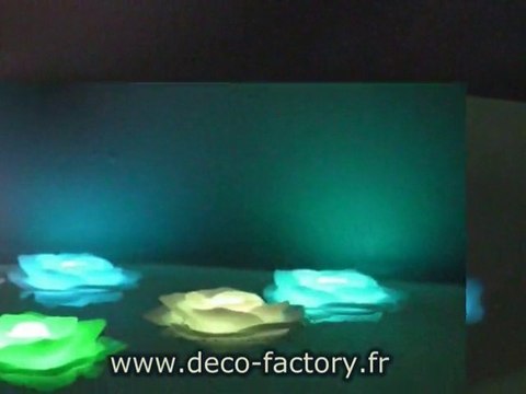 bougie flottante LED en forme de rose Haddy sur Deco Factory