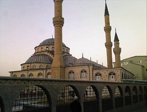 Nakşibendi Dergahı Menzil (Anlatım) - Serdar Tuncer