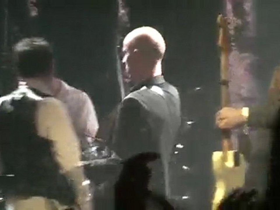 Sivert Høyem - The Kids Are On High Street (Athens 2010)