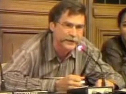 Il faut des cameras là où les complots se trament...