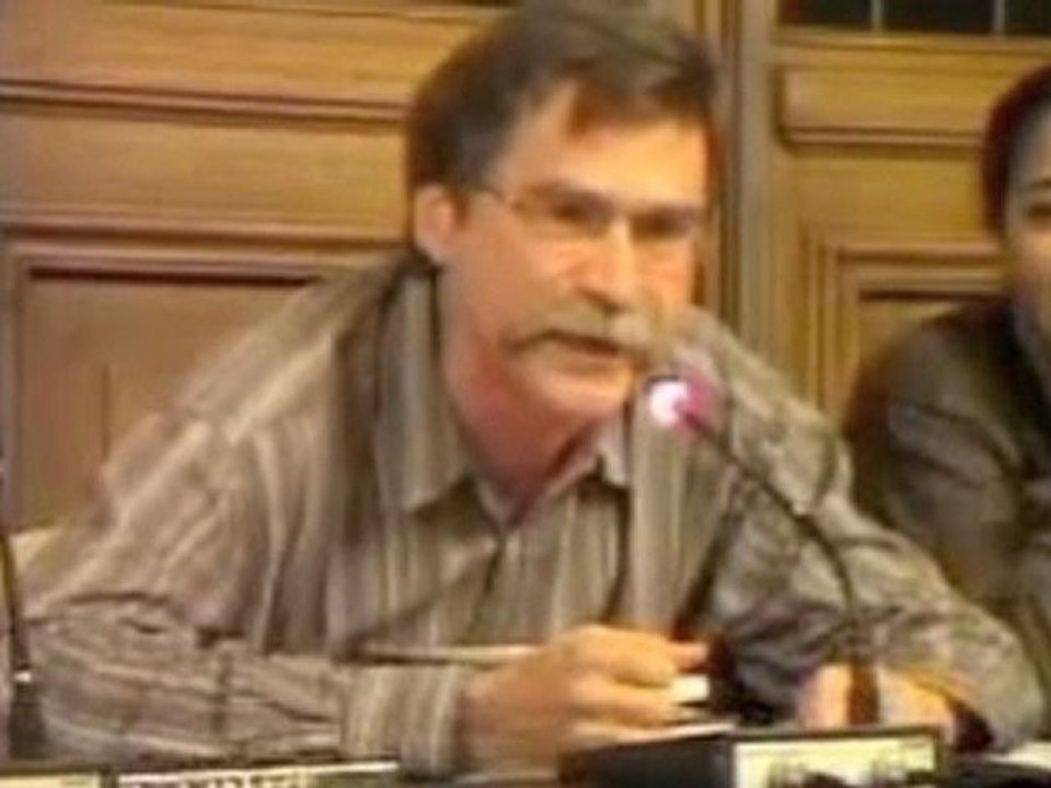 Il faut des cameras là où les complots se trament...