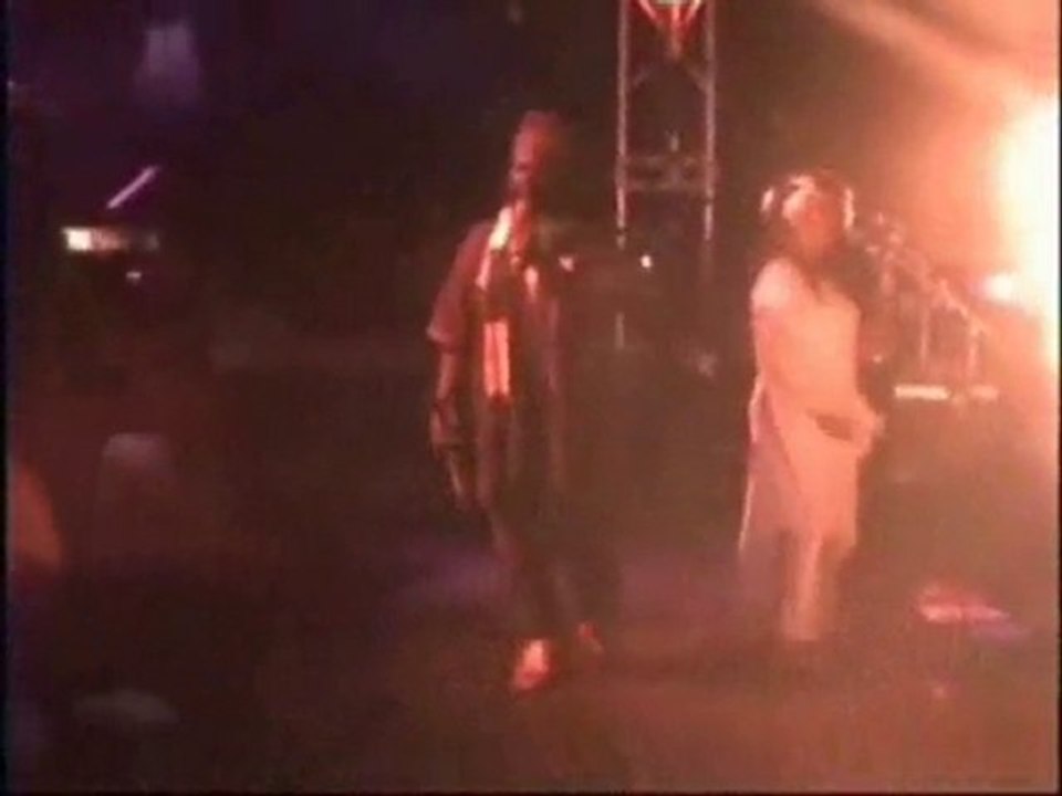 BETA SIMON: Live + Interview (Elysée Montmartre 2006) 1ère partie