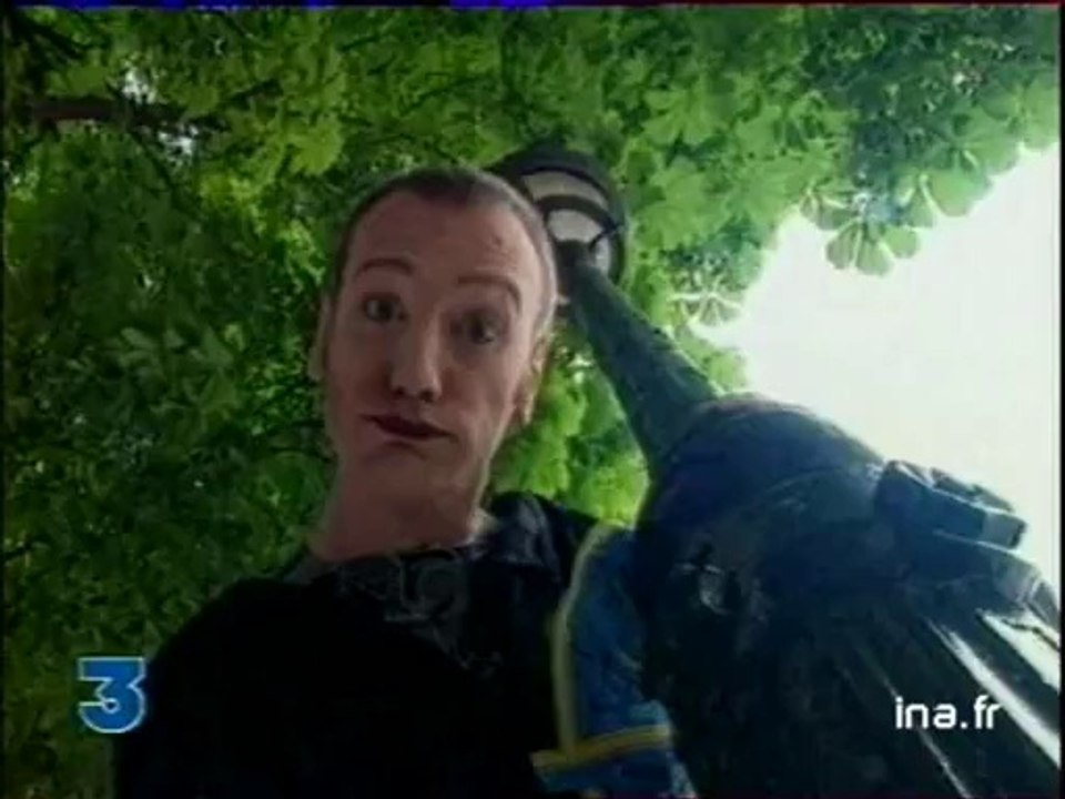 Les chanteurs de rues de Montmartre - Archive INA