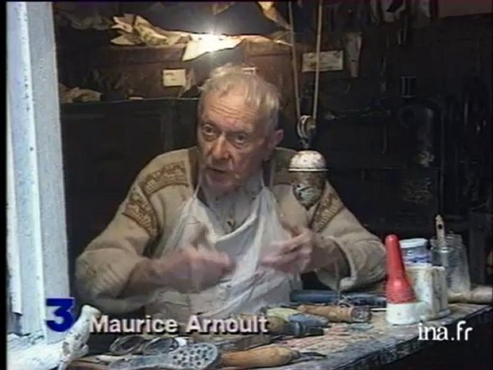 75020, rue de Belleville : vieux bottier