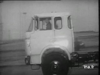 Visite par M. Kossyguine de l'usine Berliet à Lyon
