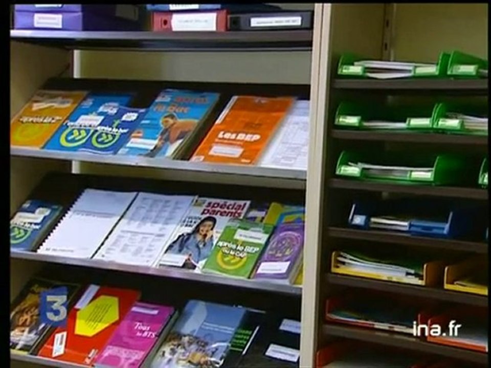 Education nationale > Réactions des T.O.S. toujours concernés par la décentralis