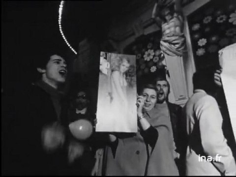 Manifestation de l'Armée du Salut contre la comédie musicale Hair