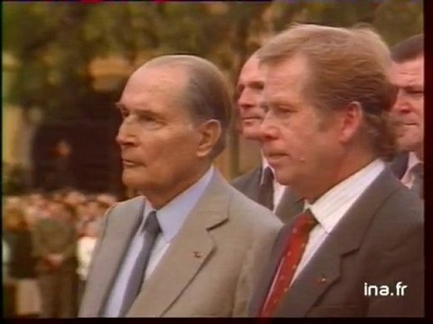 Golfe/ambassade/france+F MITTERRAND : Bratislava (Tchécoslovaquie)