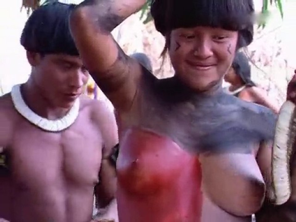 01_Les Kamayura, au pays des amazones