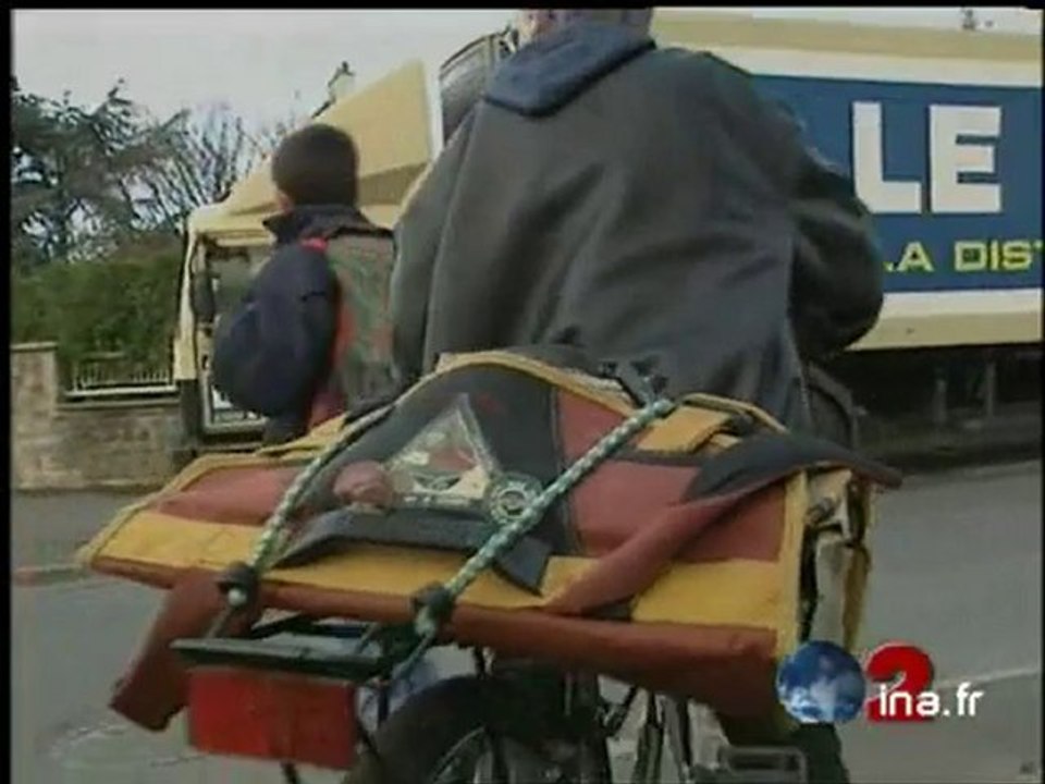 VILLAGE ENVAHI ROUTIERS