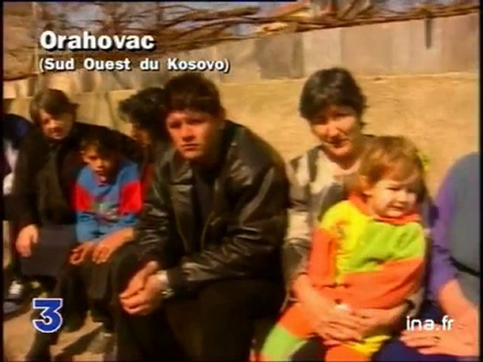 KOSOVO / VILLAGE ENCERCLE
